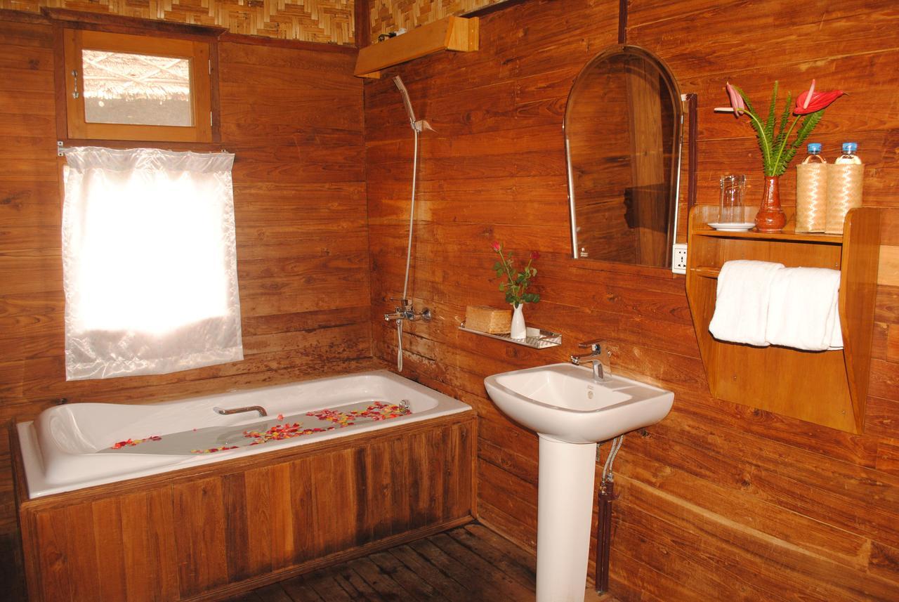 Golden Island Cottages Thale U Hotel Ywama Екстериор снимка