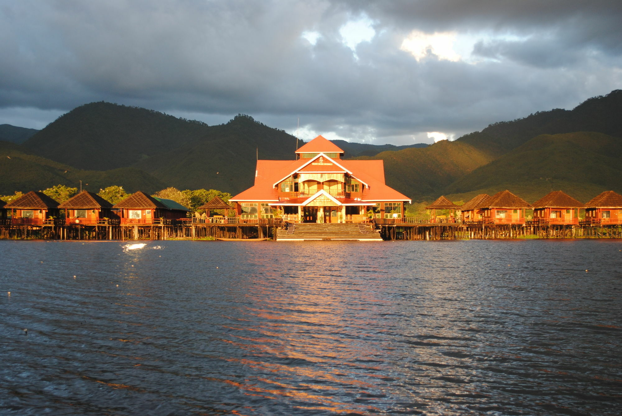 Golden Island Cottages Thale U Hotel Ywama Екстериор снимка